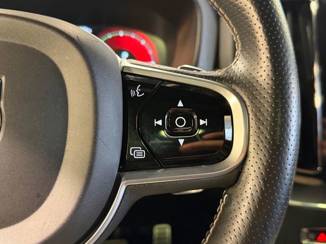 Used 2018 Volvo XC60 T6 R-Design w/ Convenience Package AWD/4WD image 26