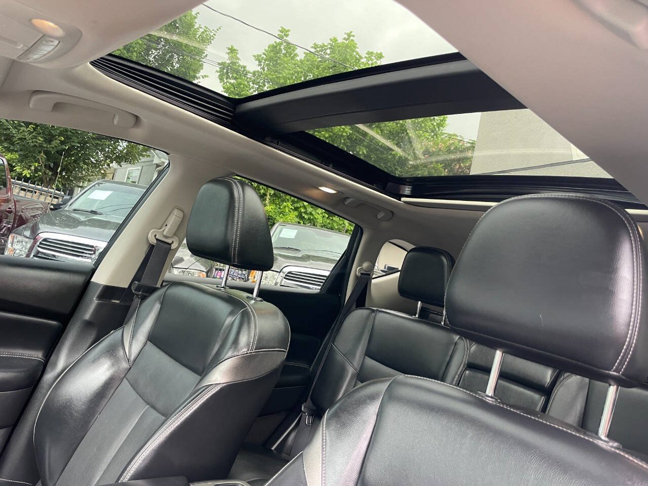 Used 2017 Nissan Murano Platinum w/ Platinum Technology Package FWD image 19