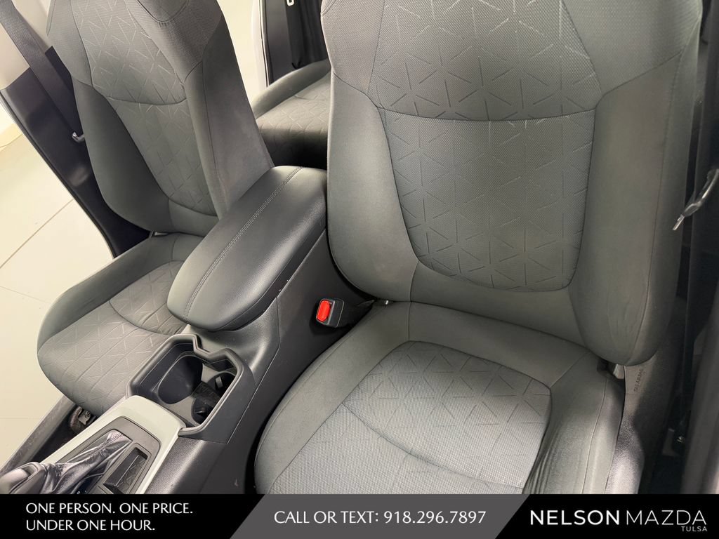Used 2020 Toyota RAV4 XLE FWD image 22