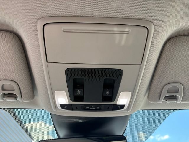 Used 2025 Honda Pilot Touring image 26