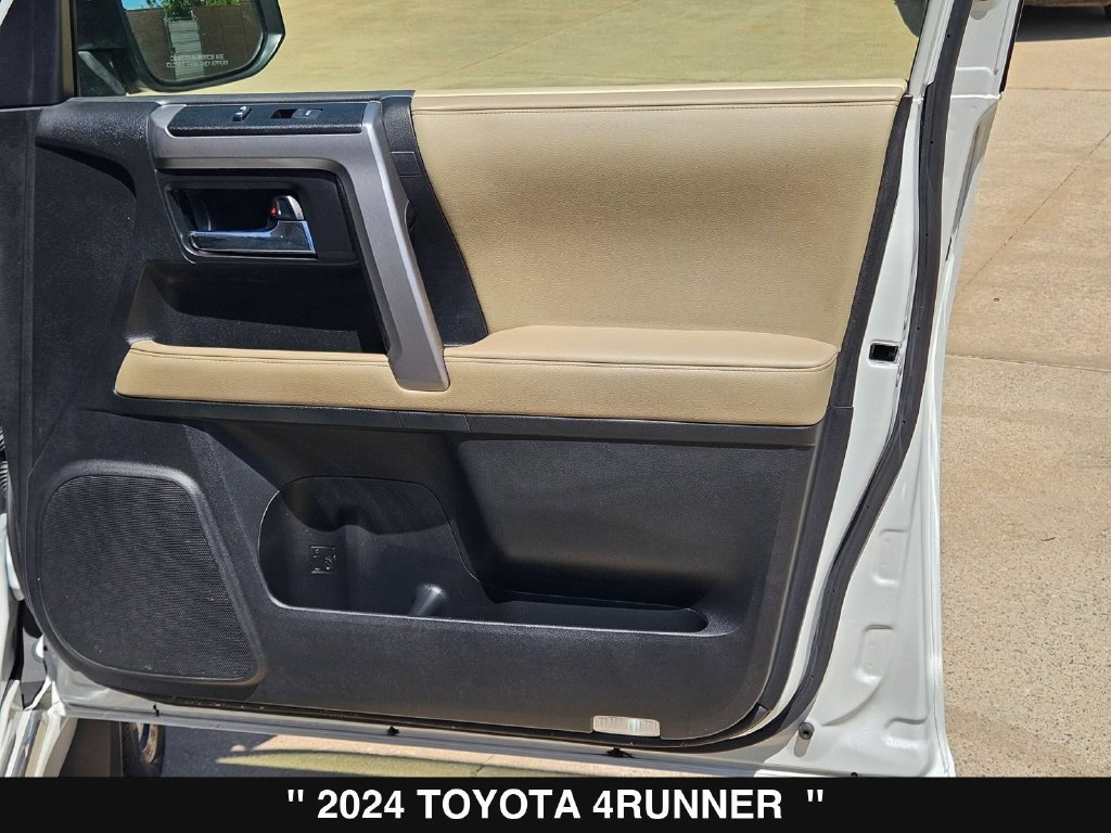 Used 2024 Toyota 4Runner Limited AWD/4WD image 31