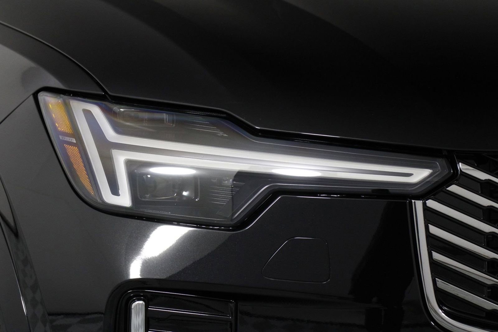 New 2026 Volvo XC90 T8 Core AWD/4WD image 14