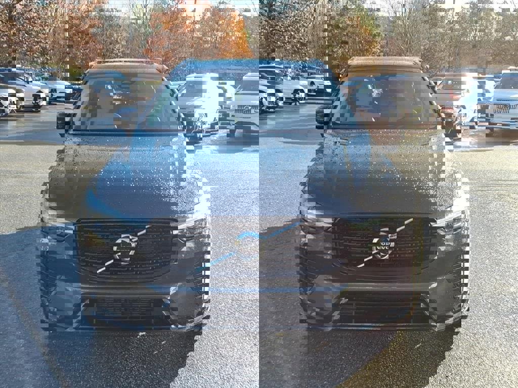 Certified 2023 Volvo XC60 B5 Plus w/ Protection Package Premier image 10