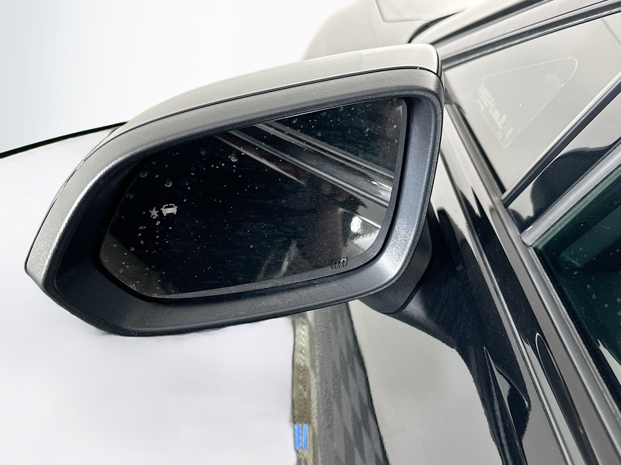 Used 2025 Chevrolet Equinox EV RS image 16