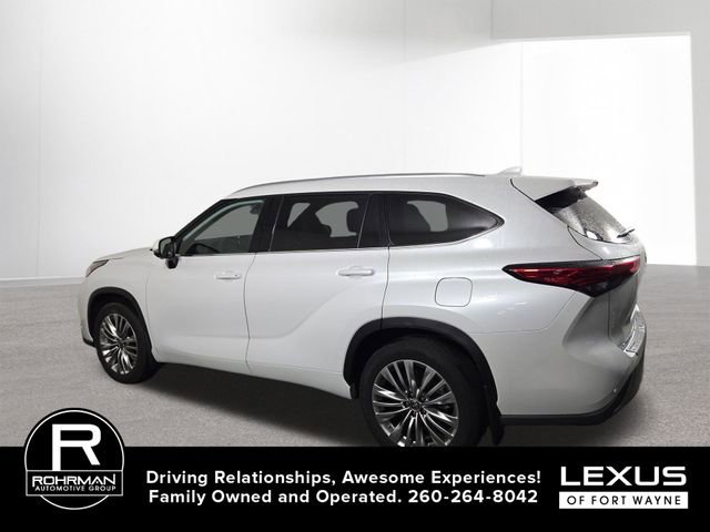 Used 2023 Toyota Highlander Platinum AWD/4WD image 11