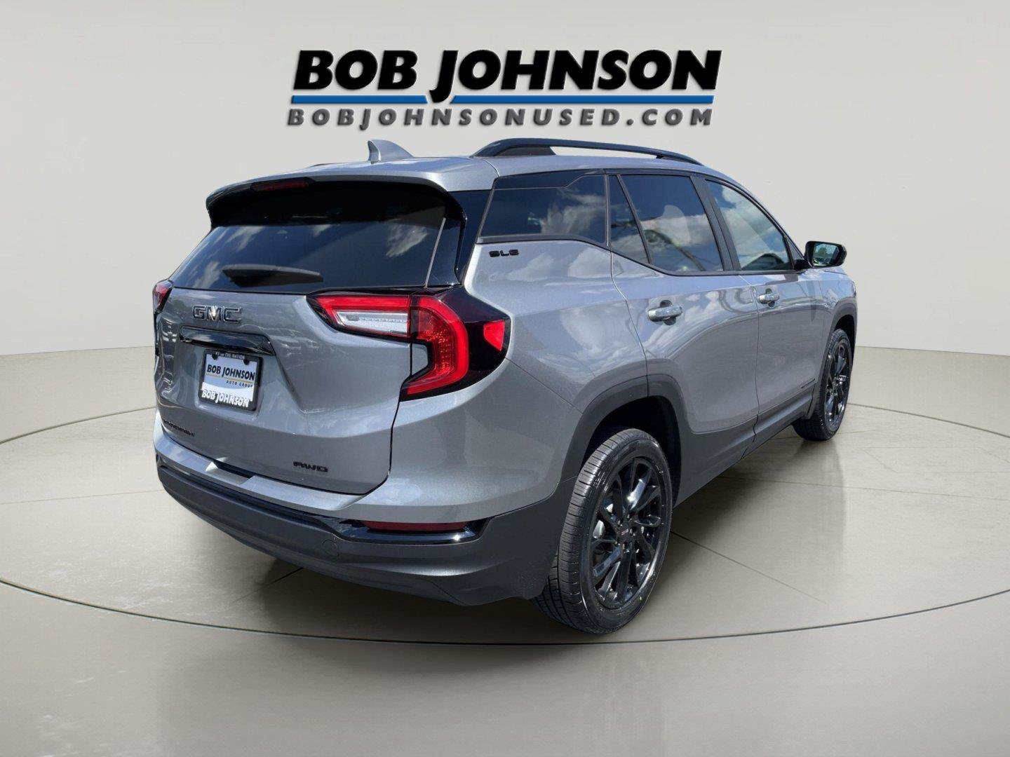 Used 2023 GMC Terrain SLE w/ Driver Convenience Package AWD/4WD image 3