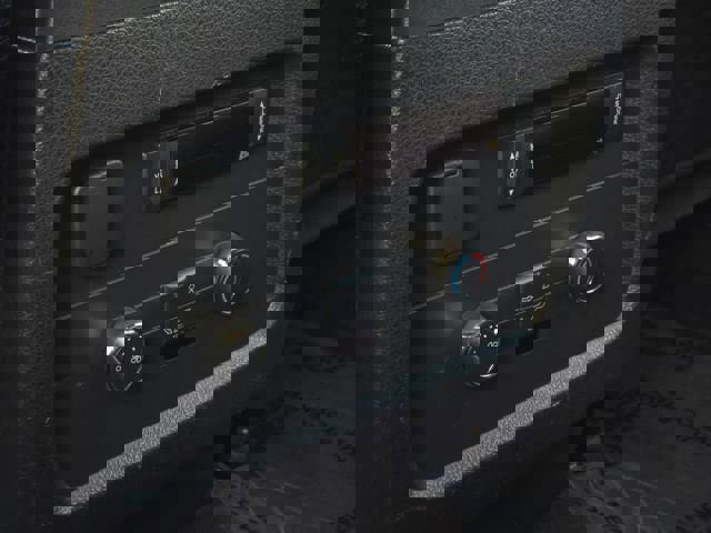 Used 2016 Ford Expedition EL XLT image 32