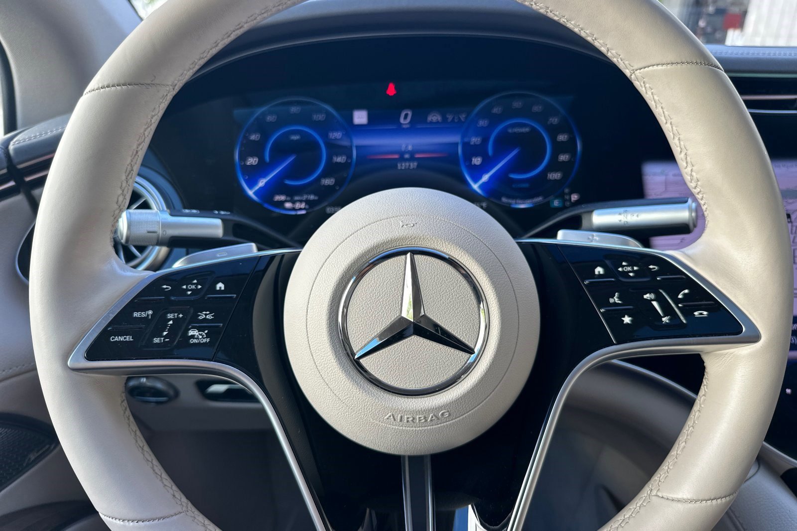 Used 2023 Mercedes-Benz EQS 580 4MATIC Sedan image 17