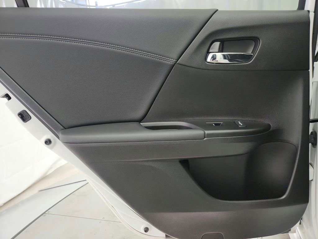 Used 2017 Honda Accord Touring image 22