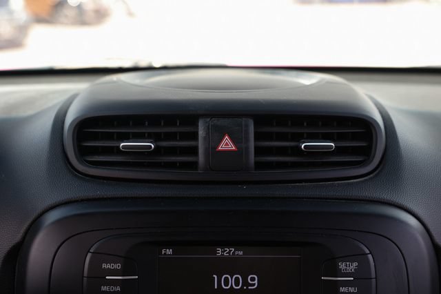Used 2017 Kia Soul FWD image 33