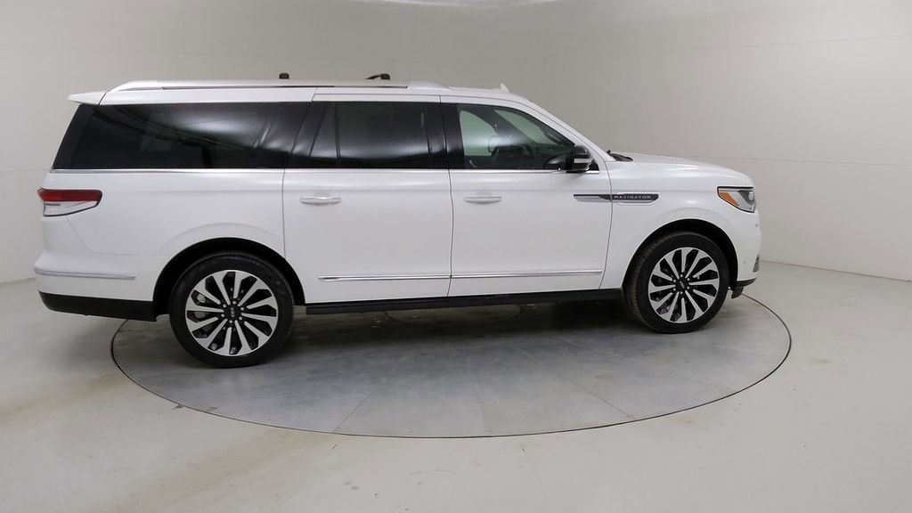 Used 2023 Lincoln Navigator L Reserve w/ Equipment Group 201A image 14