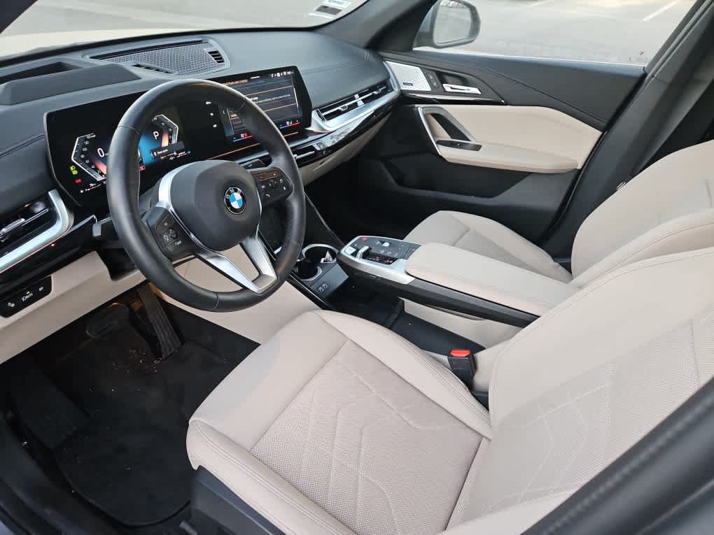 Used 2025 BMW X2 xDrive28i w/ Premium Package AWD/4WD image 12