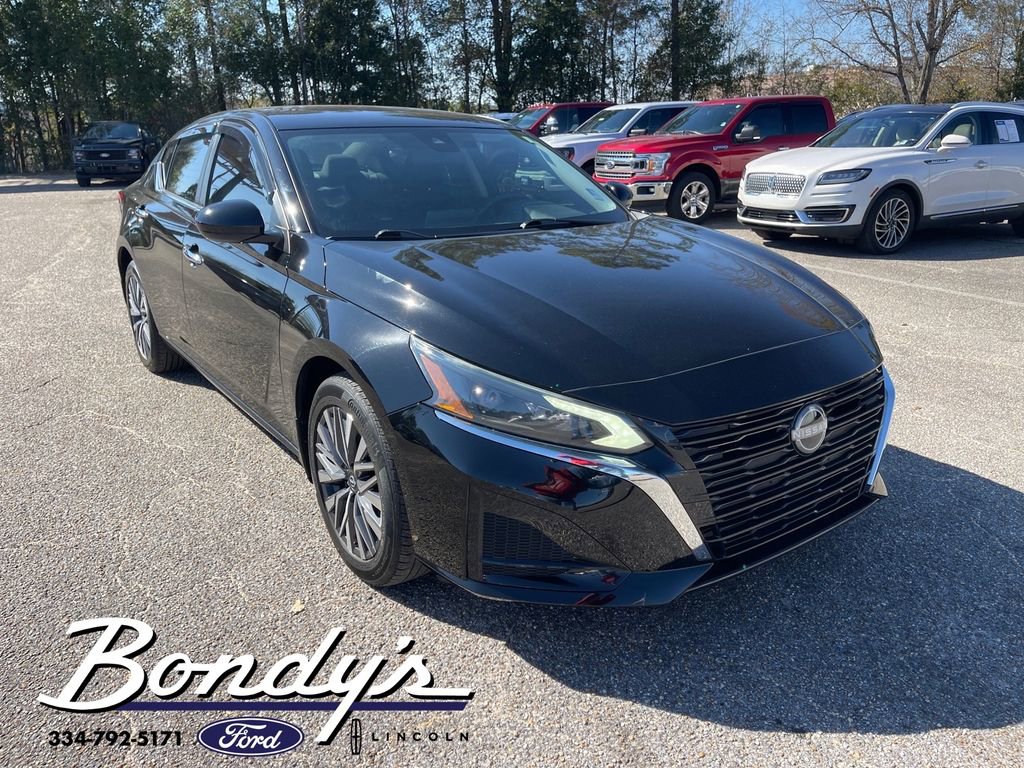Used 2023 Nissan Altima 2.5 SV image 2