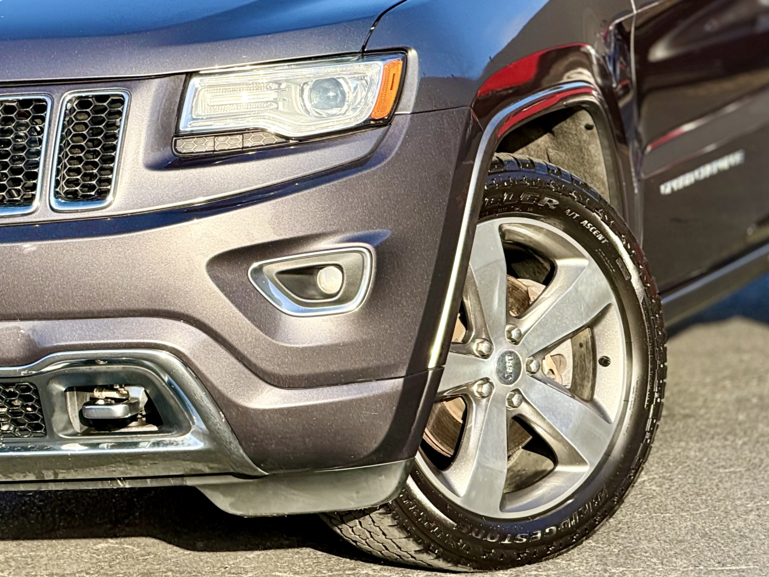 Used 2015 Jeep Grand Cherokee Overland w/ Advanced Technology Group AWD/4WD image 8