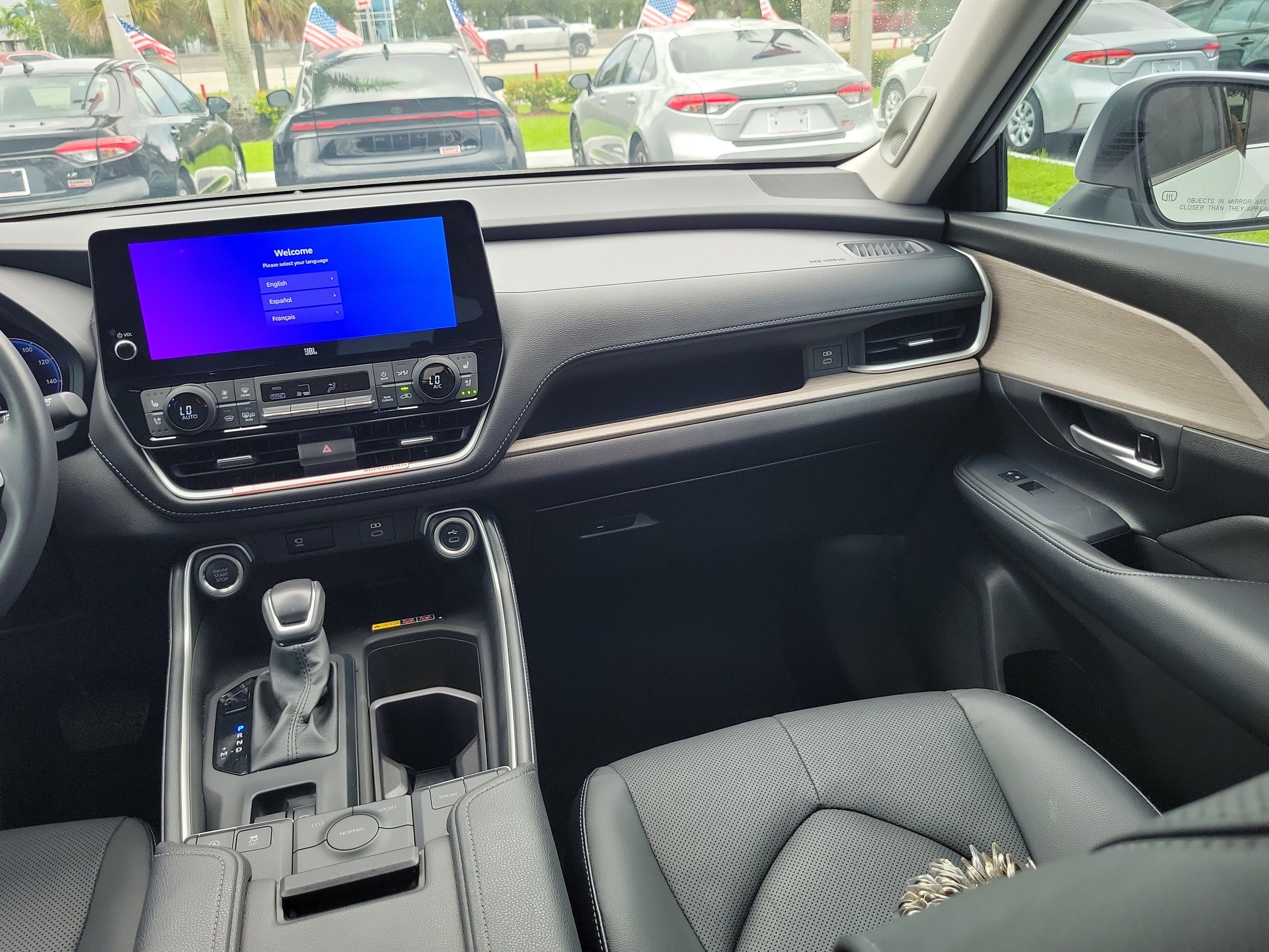Used 2025 Toyota Grand Highlander FWD image 17