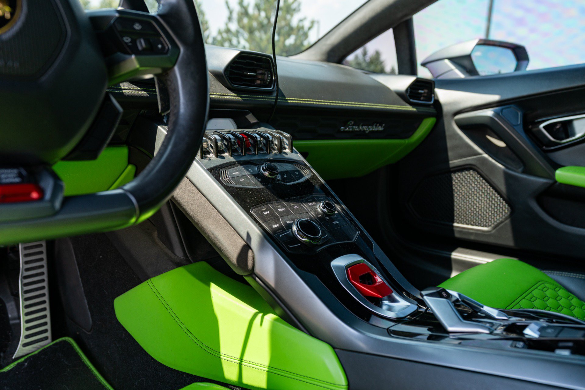 Used 2017 Lamborghini Huracan LP 580-2 RWD image 28