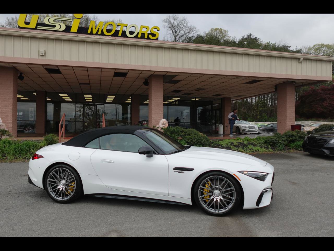 Used 2024 Mercedes-Benz SL 55 AMG 4MATIC image 1