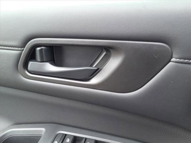 New 2025 Nissan Pathfinder S image 18