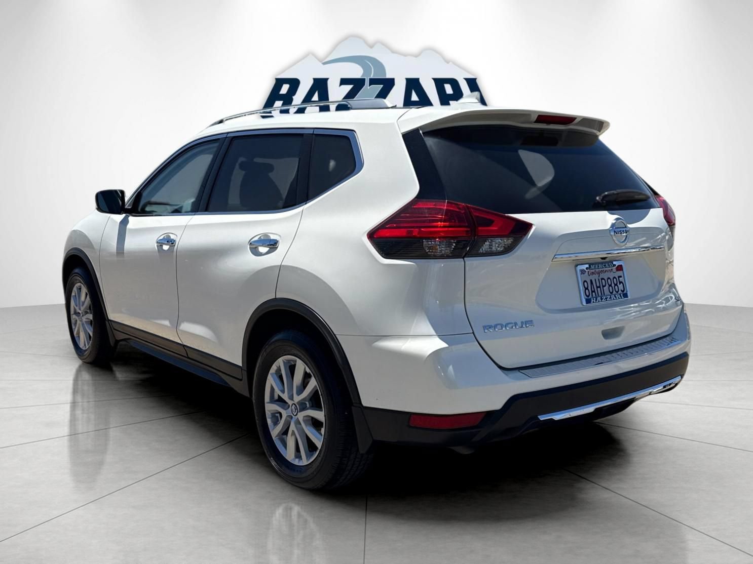 Used 2017 Nissan Rogue SV FWD image 5
