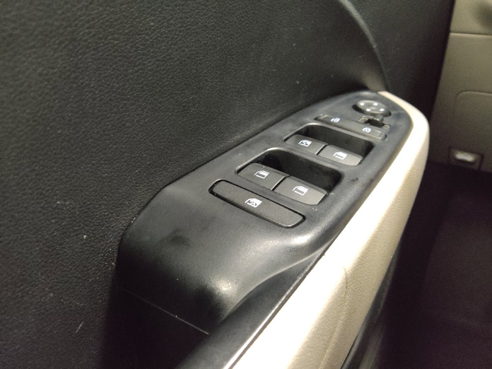 Used 2021 Hyundai Venue SEL FWD image 27