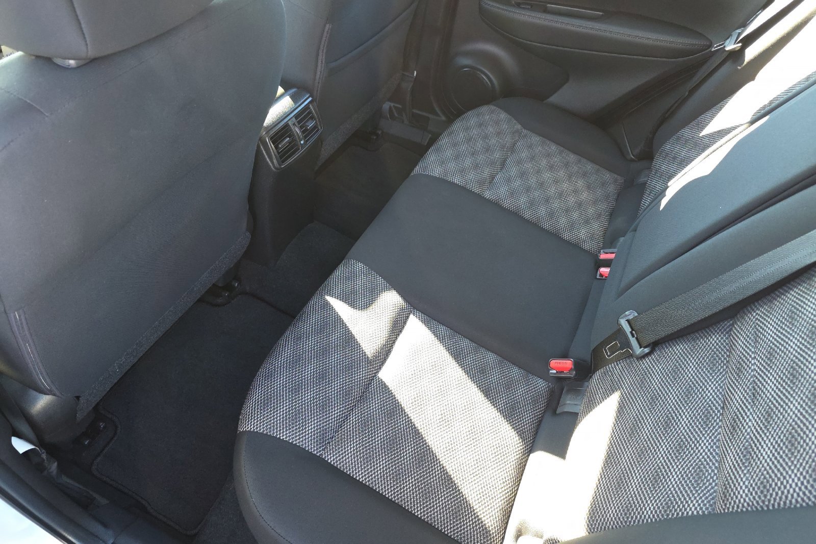 Used 2022 Nissan Rogue Sport SV image 12