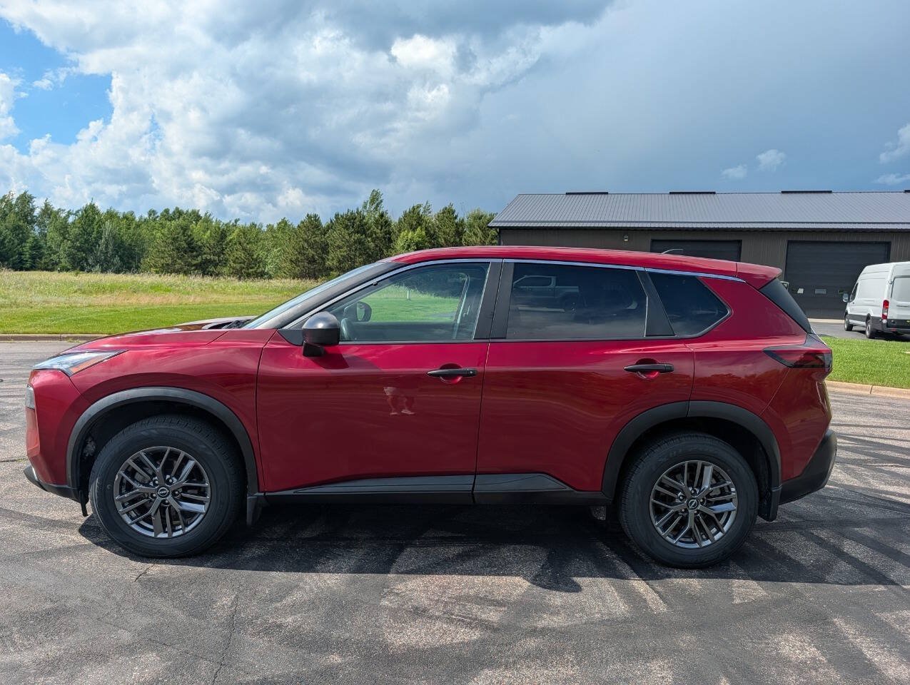 Used 2023 Nissan Rogue S AWD/4WD image 5