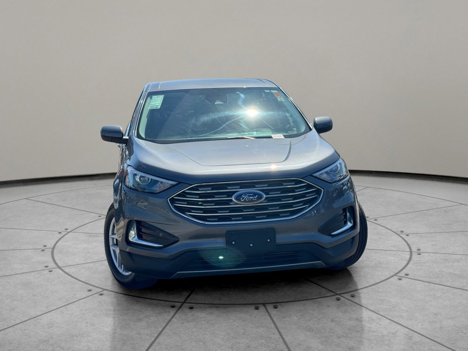Used 2022 Ford Edge SEL image 2