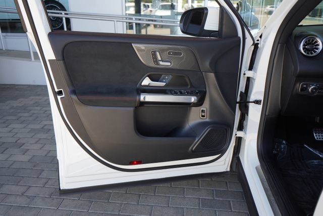 Certified 2022 Mercedes-Benz GLB 35 AMG 4MATIC image 16