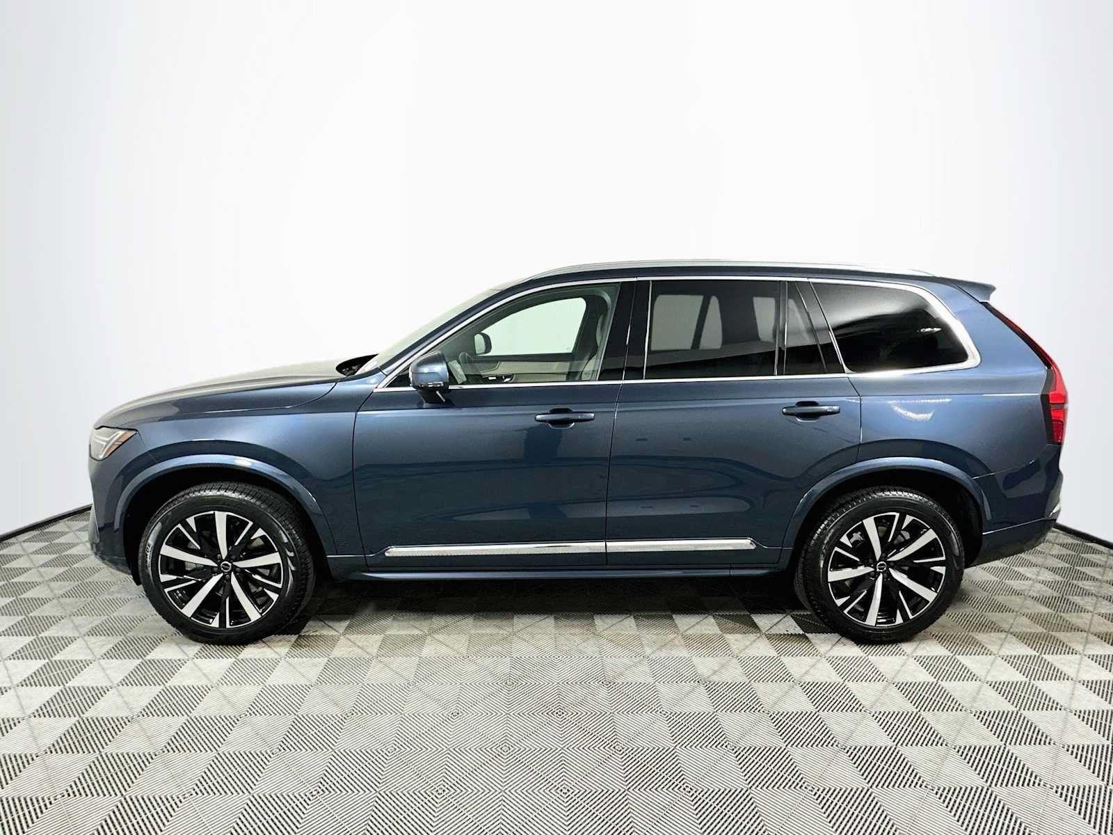 Used 2026 Volvo XC90 B5 Core AWD/4WD image 4