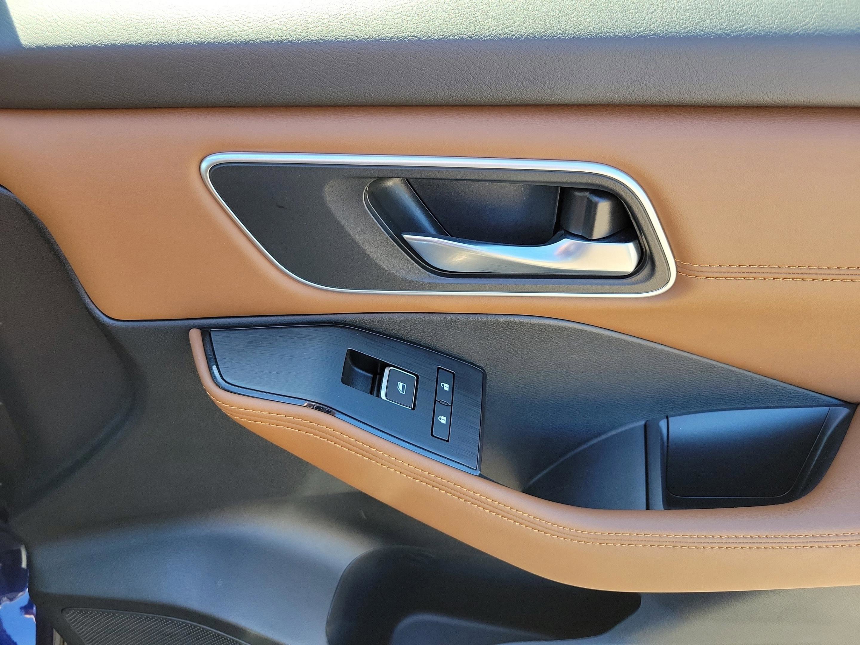 Used 2024 Nissan Rogue Platinum w/ Platinum Premium Package image 21