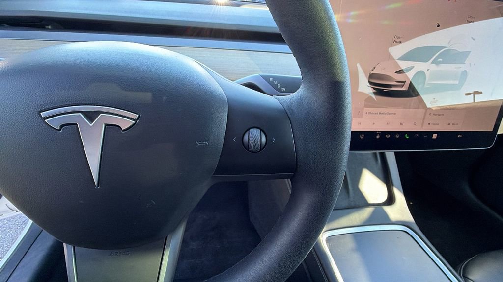 Used 2023 Tesla Model 3 Standard Range image 27