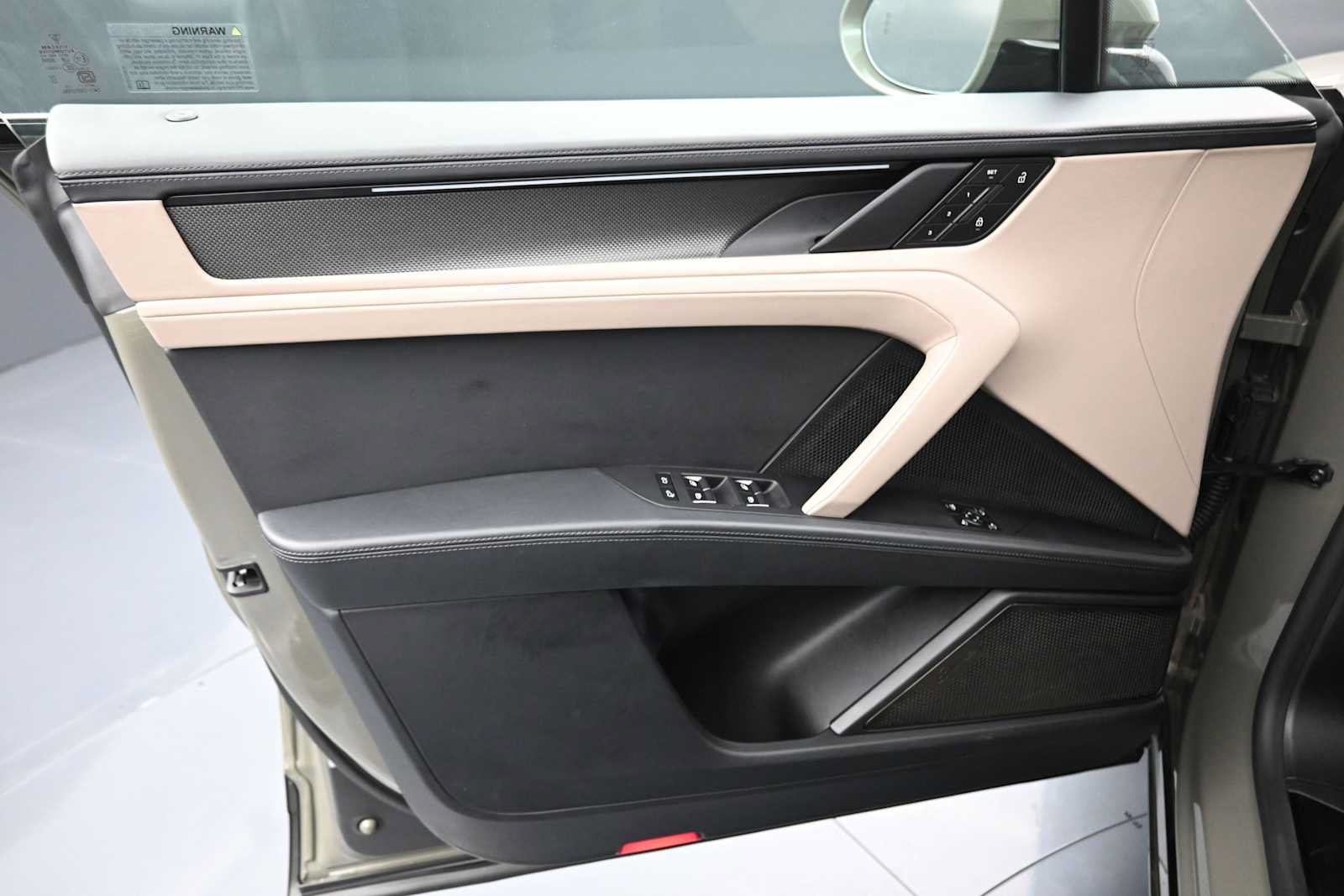 New 2026 Porsche Cayenne Turbo AWD/4WD image 7