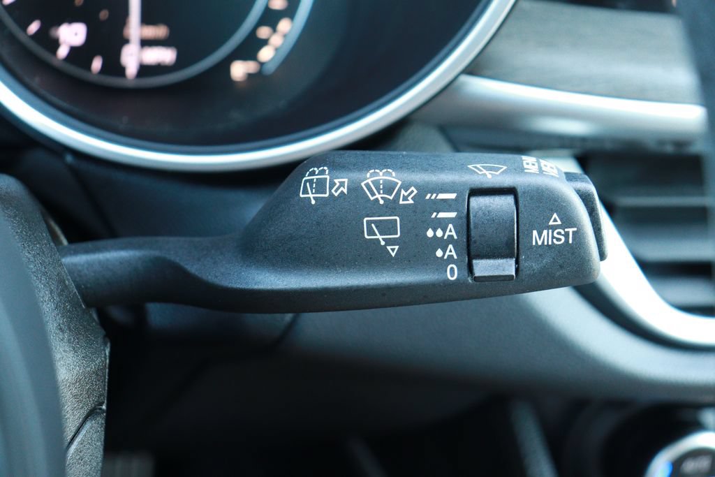 Used 2023 Alfa Romeo Stelvio Ti AWD/4WD image 23