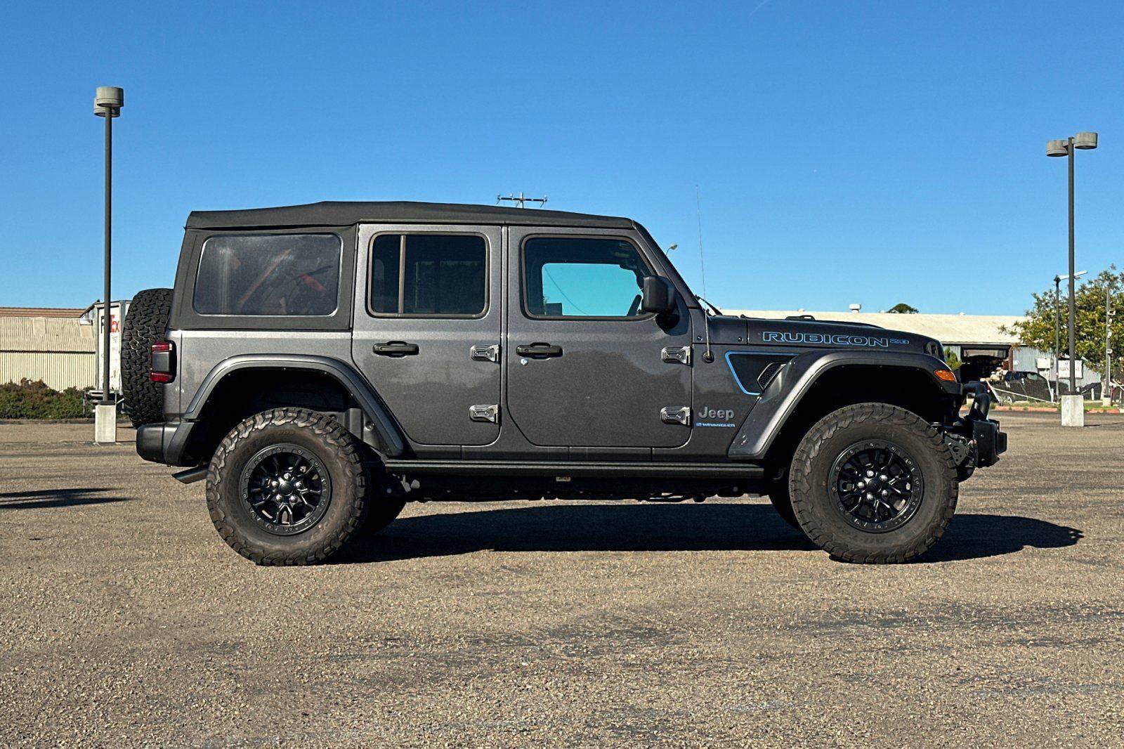 Used 2023 Jeep Wrangler Unlimited Rubicon 4xe image 3