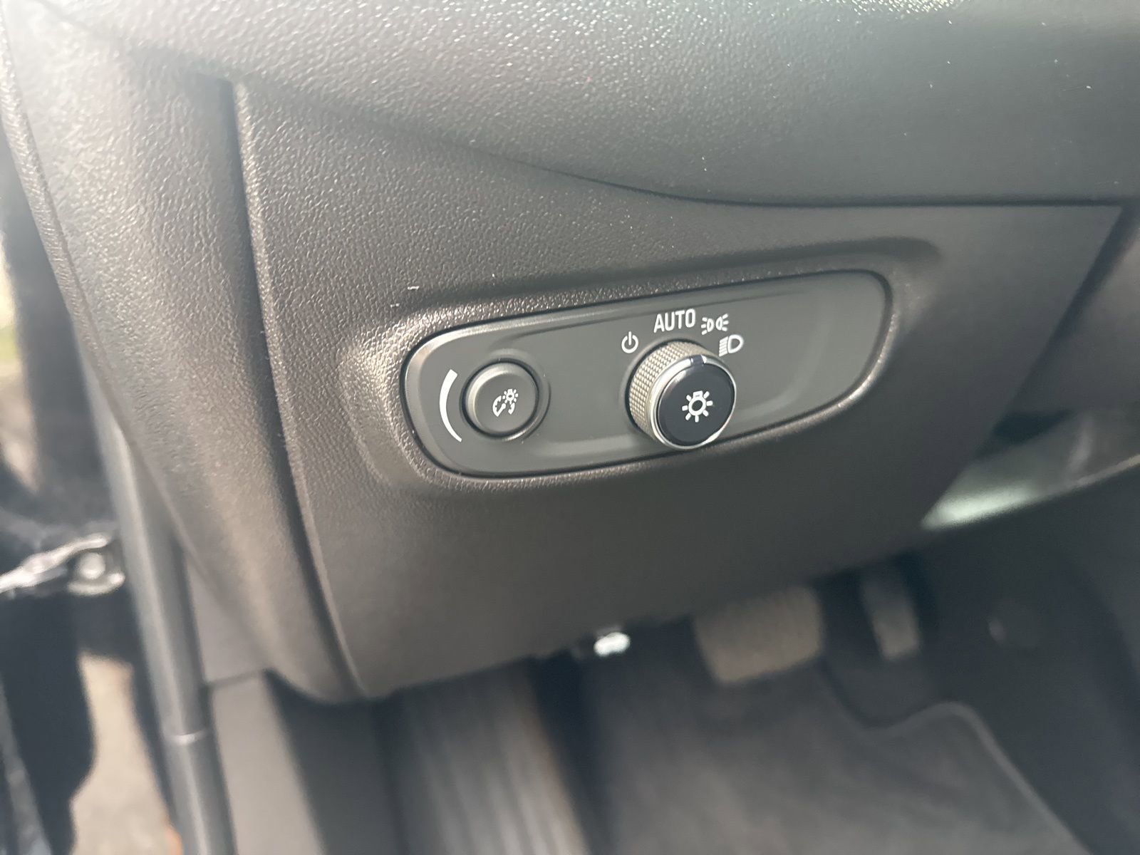 Used 2023 Chevrolet Equinox LT image 20