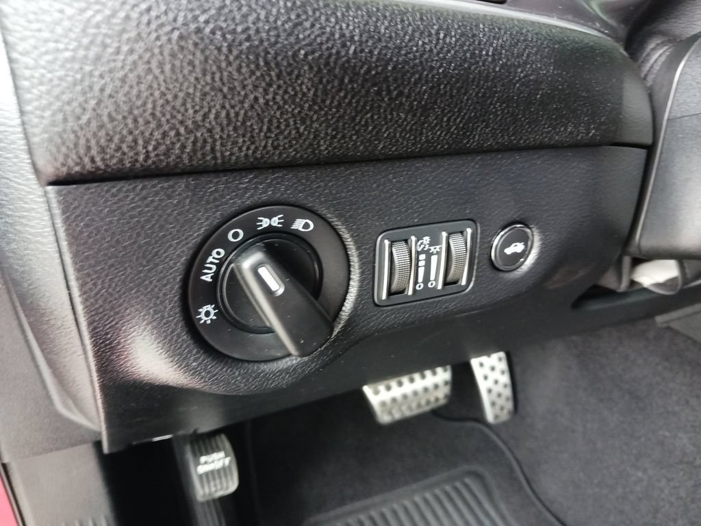 Used 2020 Dodge Challenger SRT Hellcat RWD image 35