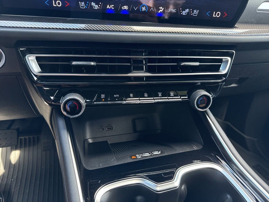 New 2025 Chevrolet Traverse High Country w/ LPO, Floor Liner Package image 18