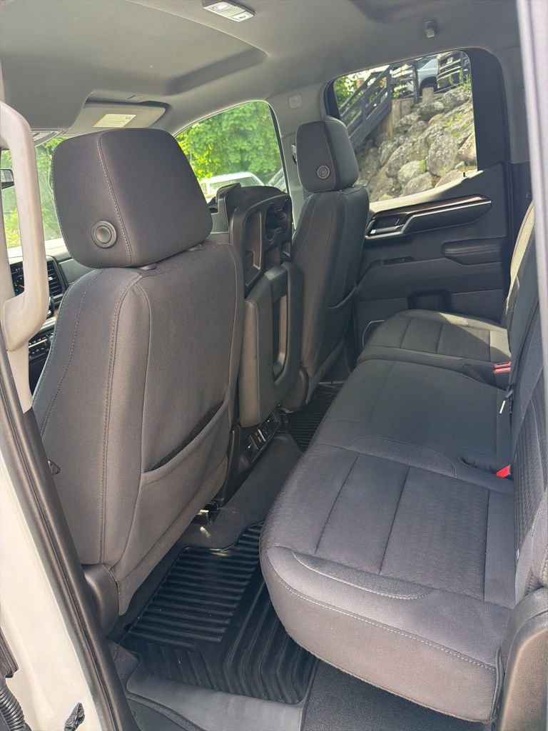 Used 2023 Chevrolet Silverado 1500 LT AWD/4WD image 19