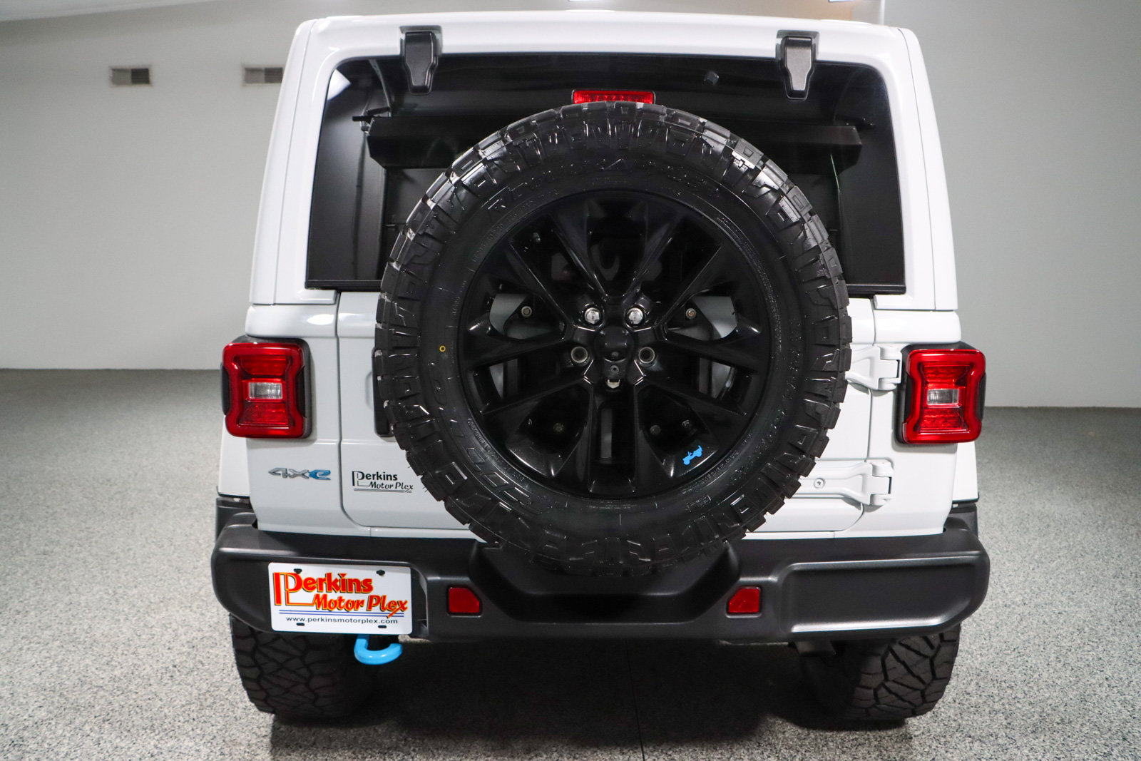 Used 2022 Jeep Wrangler Unlimited Sahara AWD/4WD image 9