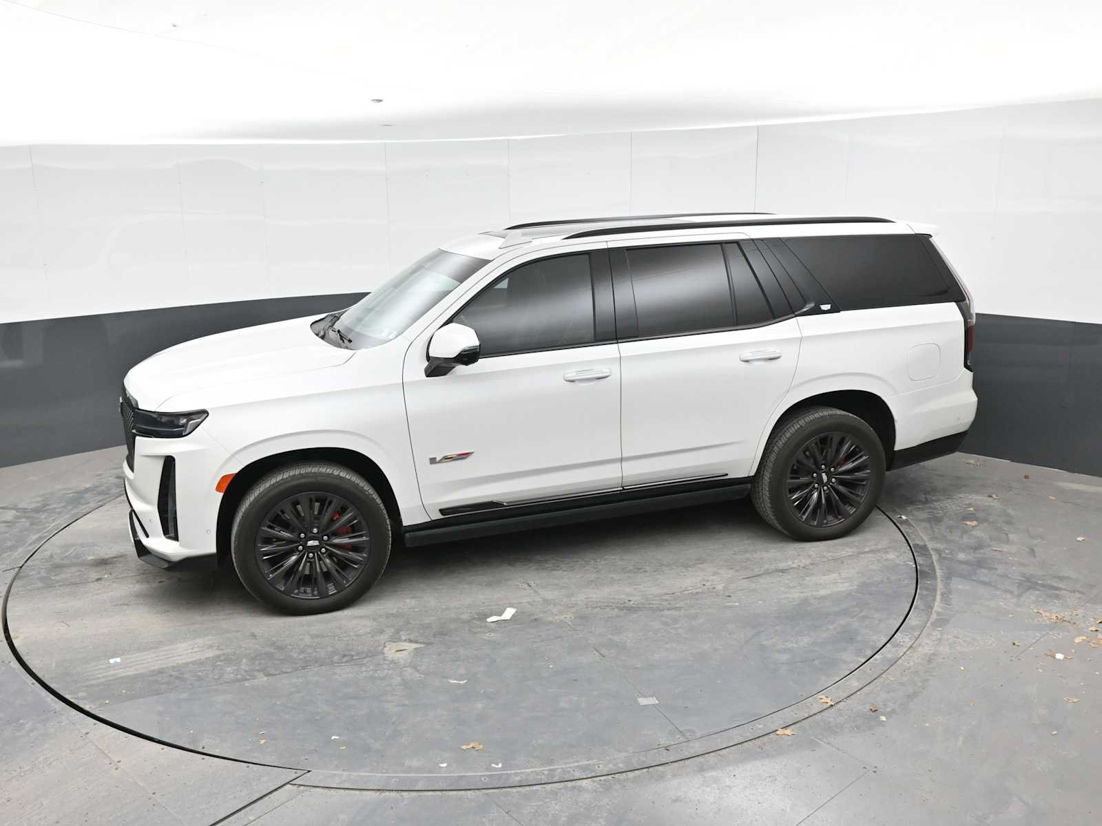 Used 2024 Cadillac Escalade V w/ LPO, ONYX Package AWD/4WD image 13