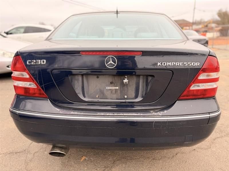 Used 2005 Mercedes-Benz C 230 Sedan image 8