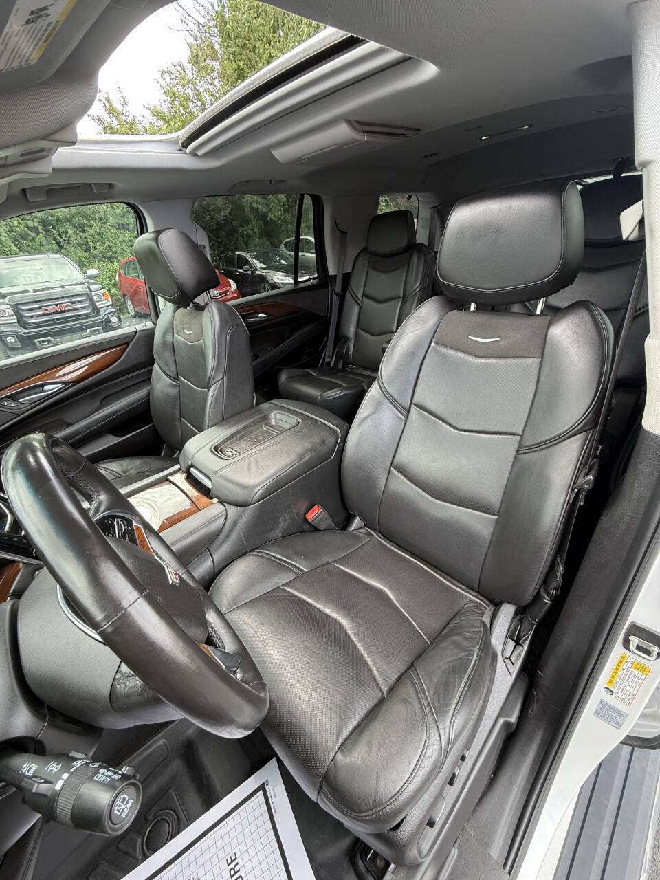 Used 2016 Cadillac Escalade Premium AWD/4WD image 9