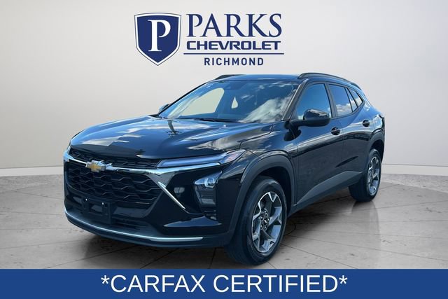 Used 2025 Chevrolet Trax LT w/ LT Convenience Package image 3