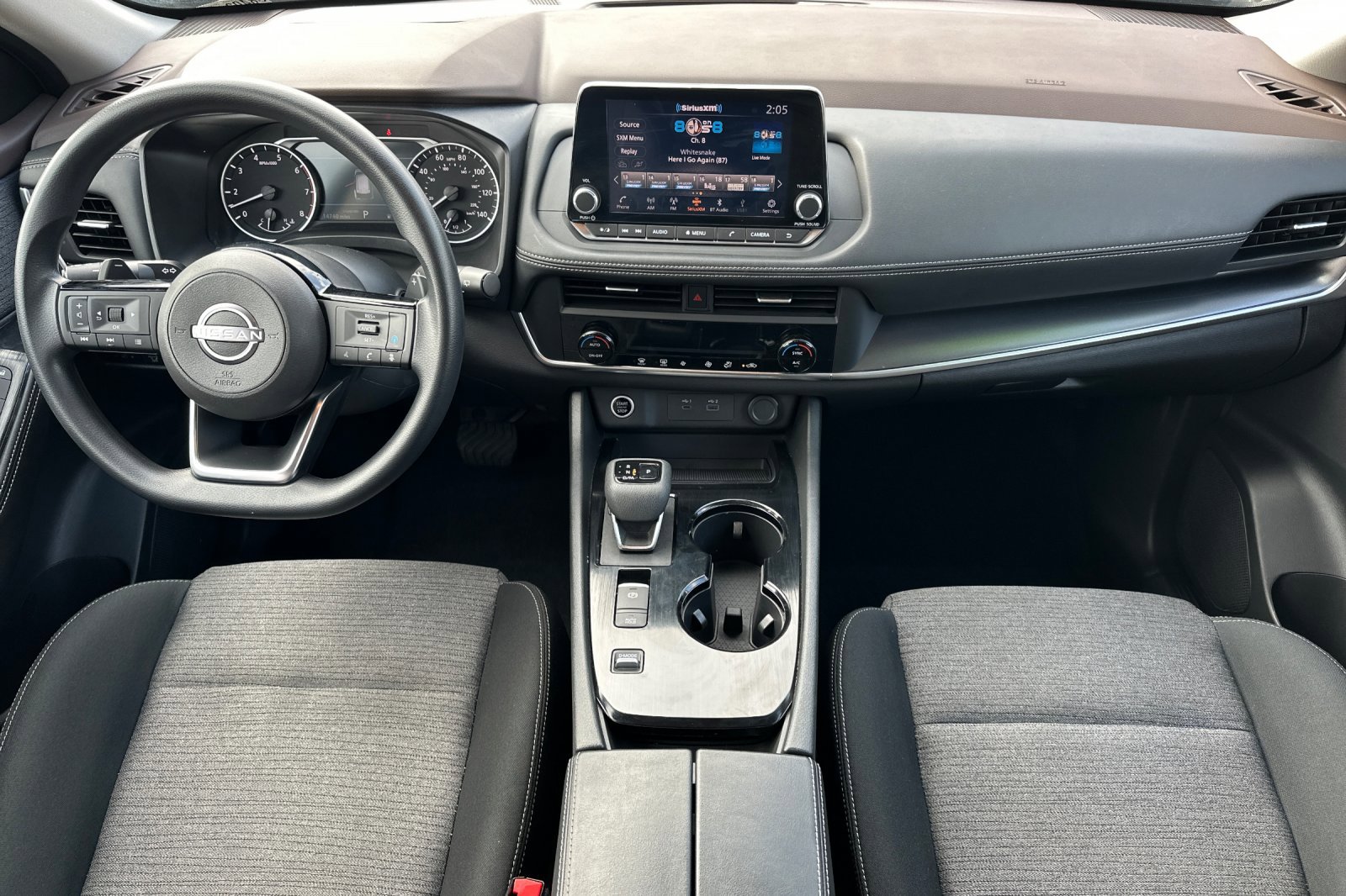 Used 2023 Nissan Rogue SV image 13