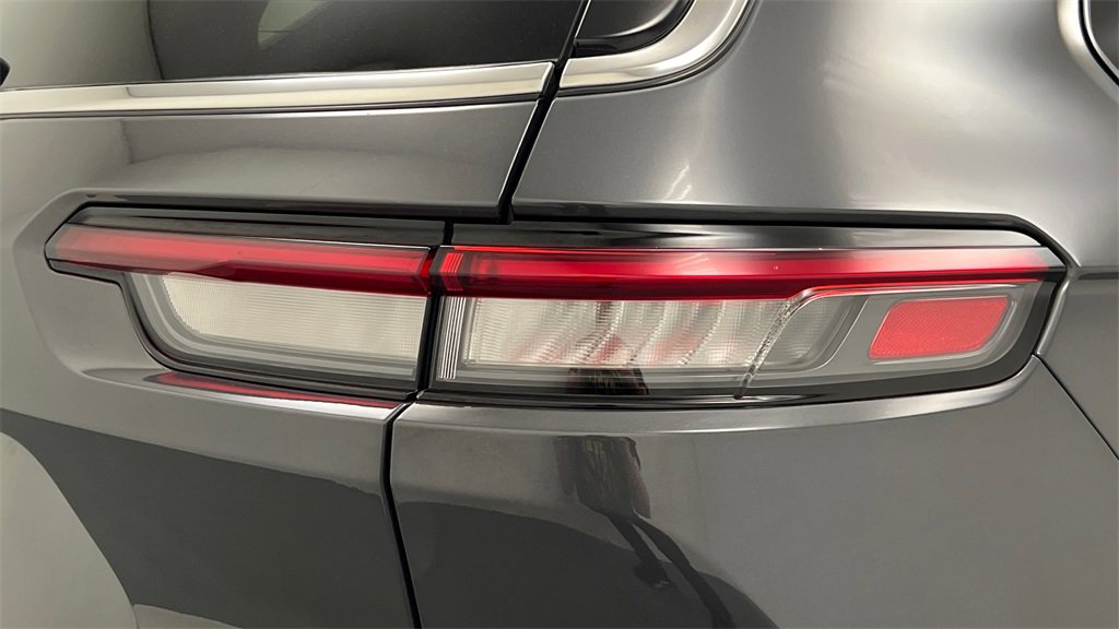 Used 2022 Jeep Grand Cherokee L Limited image 24