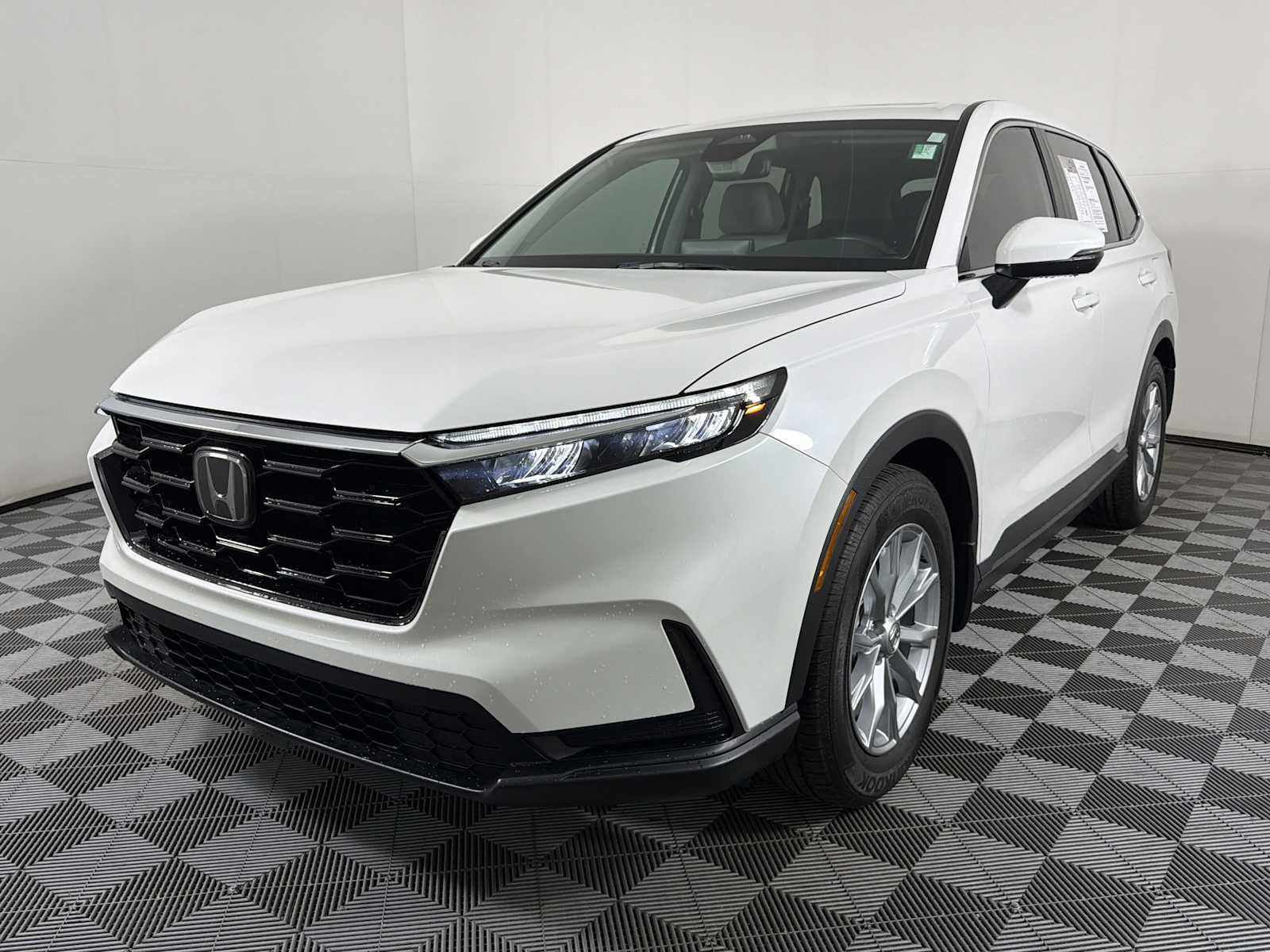 Used 2024 Honda CR-V EX image 3