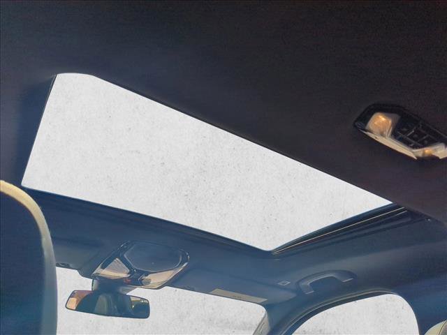 Used 2025 BMW 330i xDrive Sedan image 18