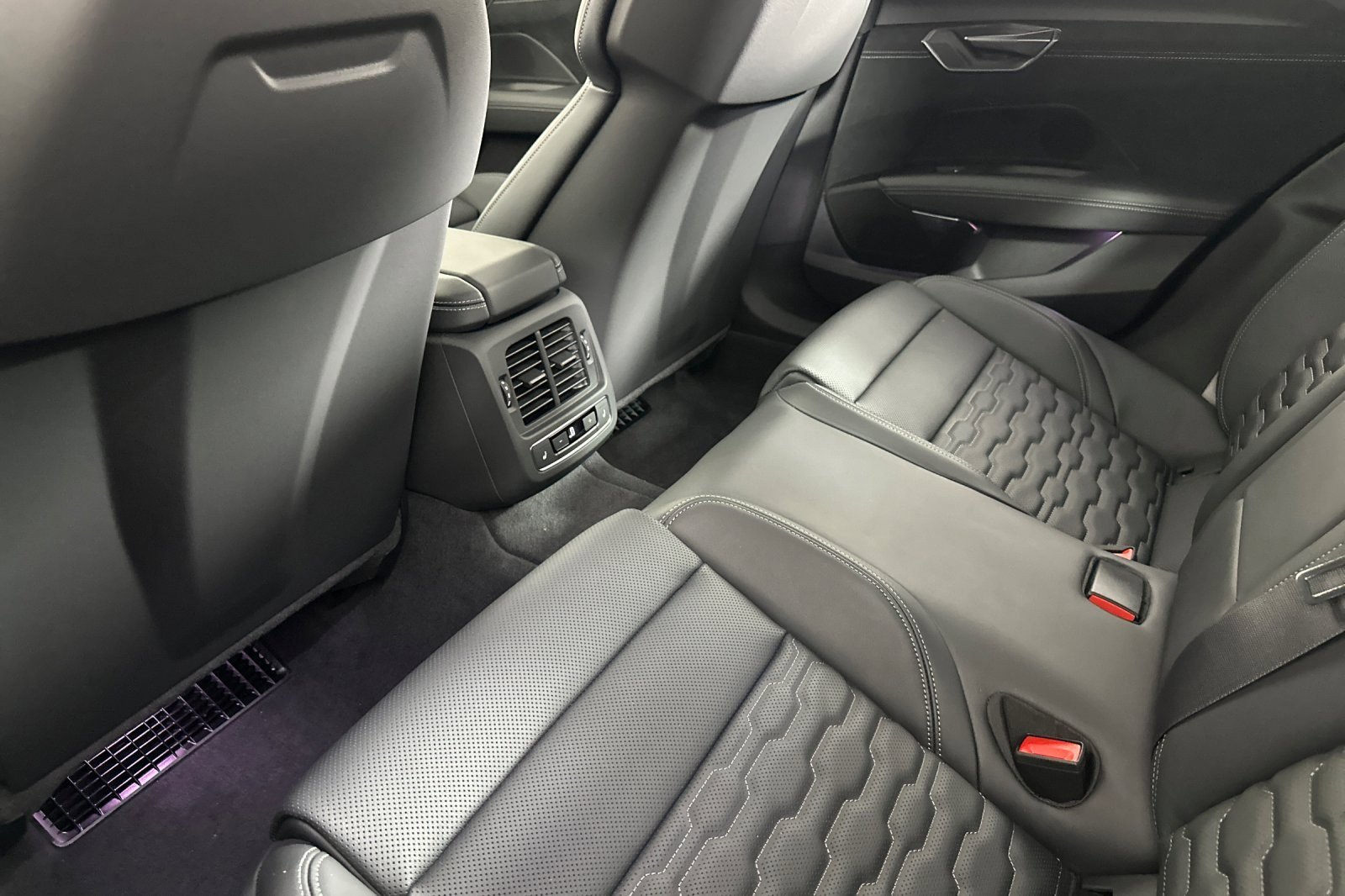 New 2026 Audi RS e-tron GT performance image 11