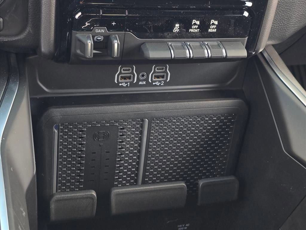 New 2026 RAM 1500 4x4 Crew Cab image 10