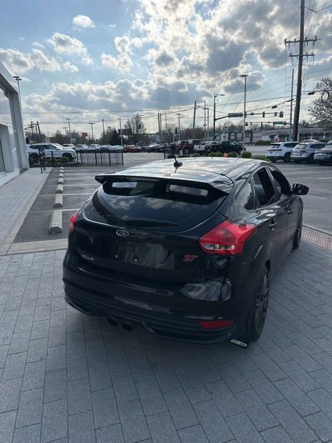 Used 2017 Ford Focus ST image 8